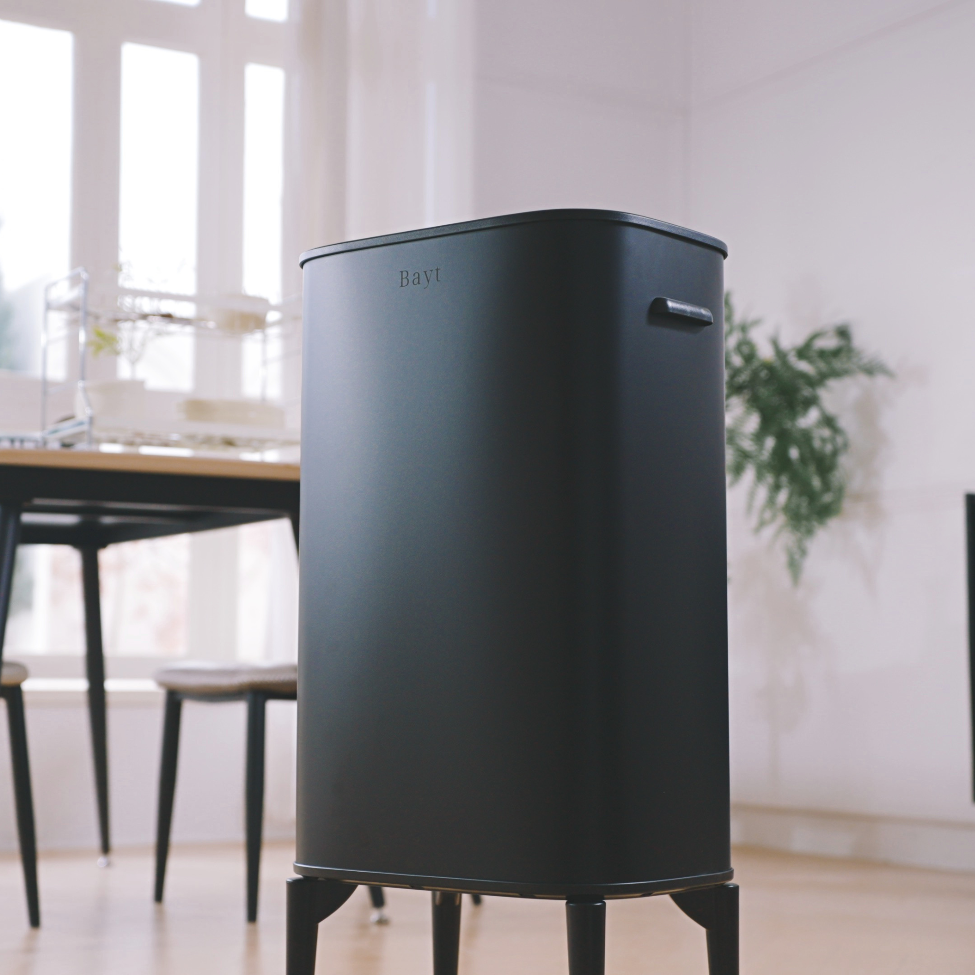 Bayt Prullenbak met pootjes 53 liter - Sensor Prullenbak - Zwart - Baytliving